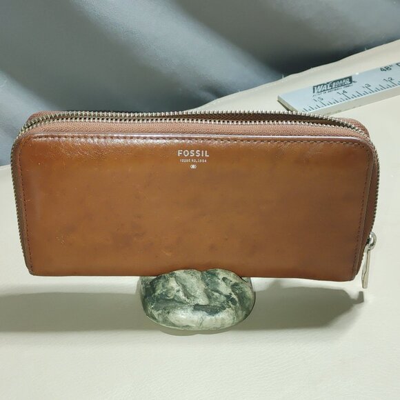 Fossil Vintage Brown Leather Zip Around Wallet Multiple Card Slots Coin Pocket - Picture 3 of 7